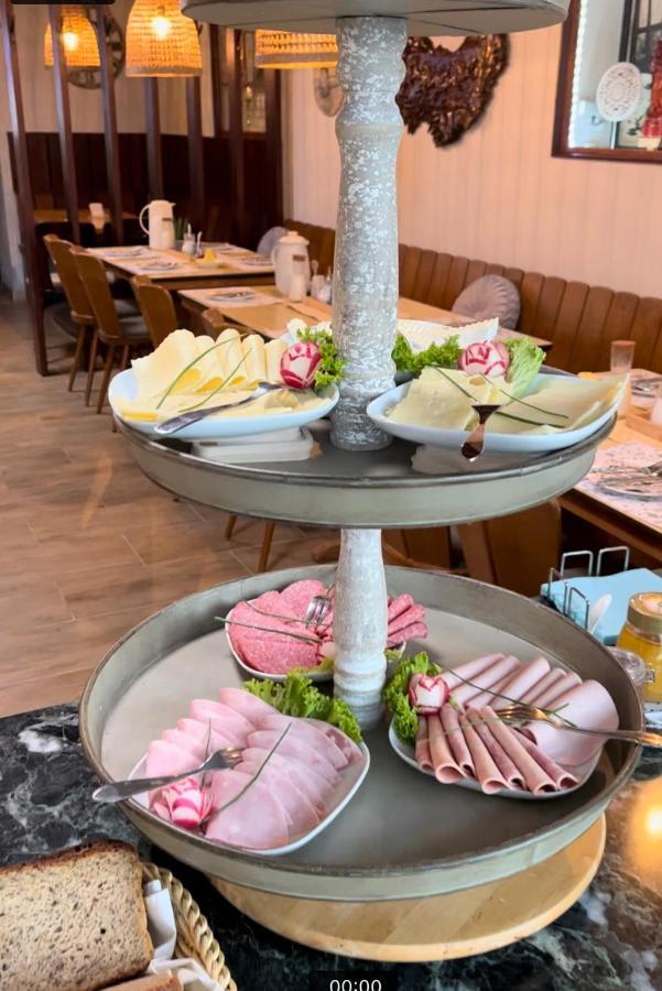 Bed and Breakfast Vina Am Ring Mannebach  Exterior foto