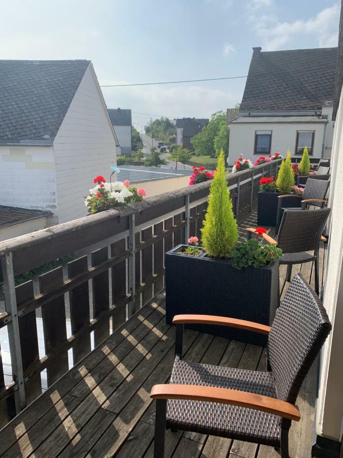 Bed and Breakfast Vina Am Ring Mannebach  Exterior foto