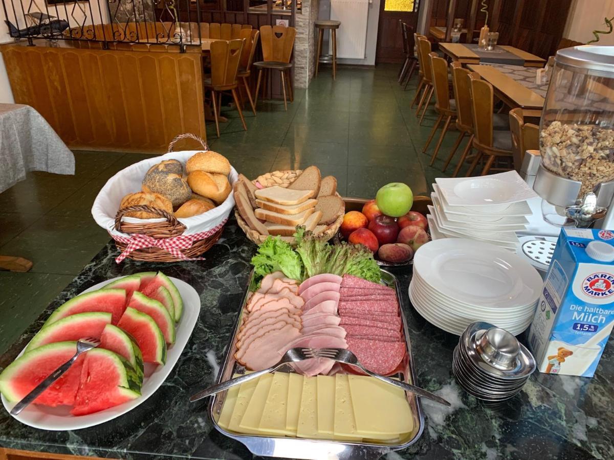 Bed and Breakfast Vina Am Ring Mannebach  Exterior foto